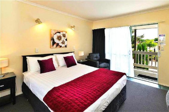 Queen Studio - queen-size bed